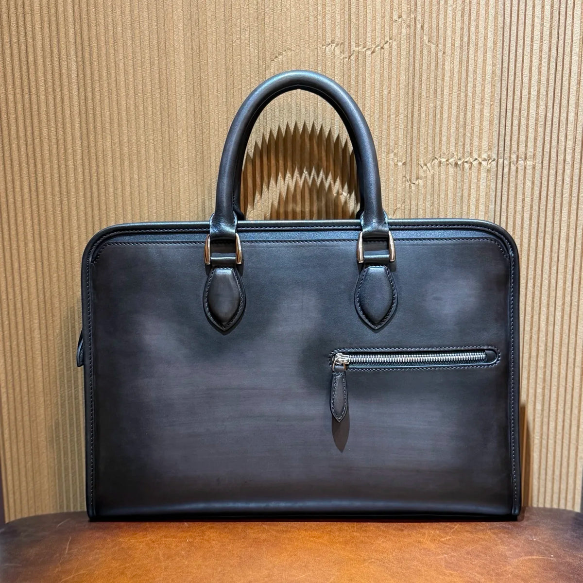 Men's Retro Calfskin Leather Business Handbag — Hand-Brushed Genuine Leather