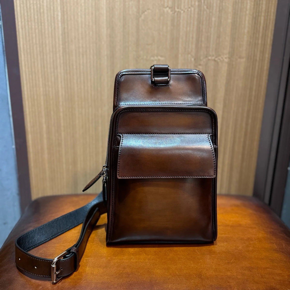 Men's Leather Crossbody Shoulder Bag Top Grain | Vexaro
